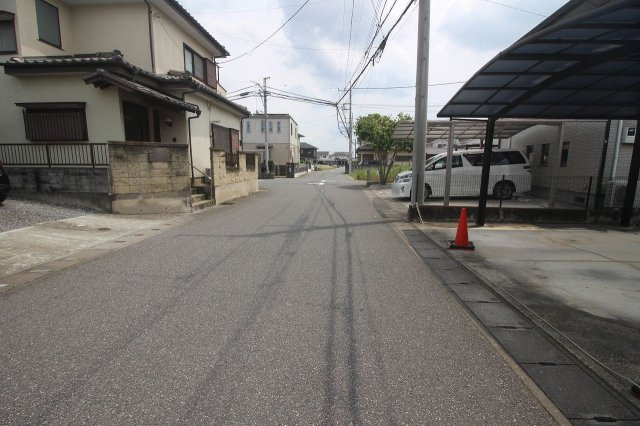 小山市犬塚の前面道路含む現地写真