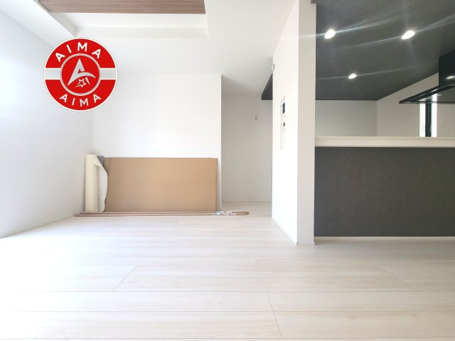福岡市南区西長住3丁目第2-2棟（2号棟）の居間・リビング|多くの時間を過すことになるリビングだからこそ、いつも穏やかな空間・解放感が味わえ毎日が充実します。