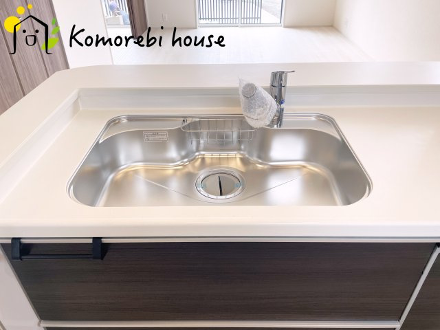 白岡市小久喜　新築一戸建て　ブルーミングガーデン　01のキッチン|使いやすいキッチンです