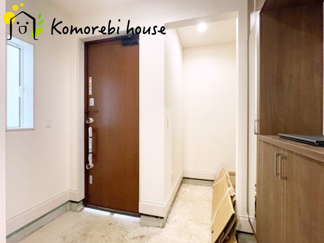 白岡市小久喜　新築一戸建て　ブルーミングガーデン　01の玄関|玄関です