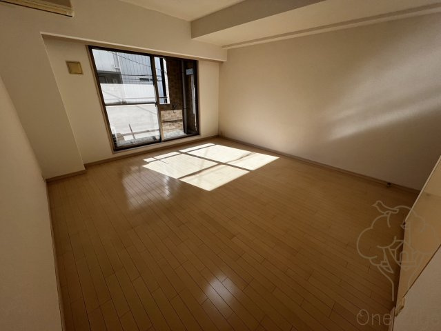 KAISEI北梅田の居間・リビング
