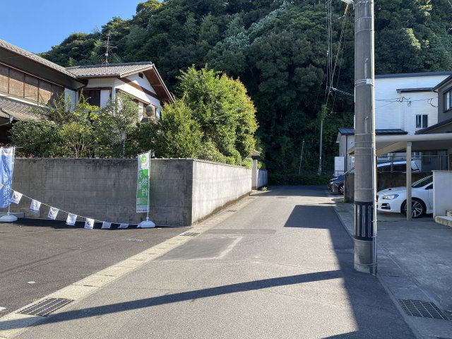 城山2丁目　新築戸建ての前面道路含む現地写真|城山団地内の落ち着いた住宅街です。