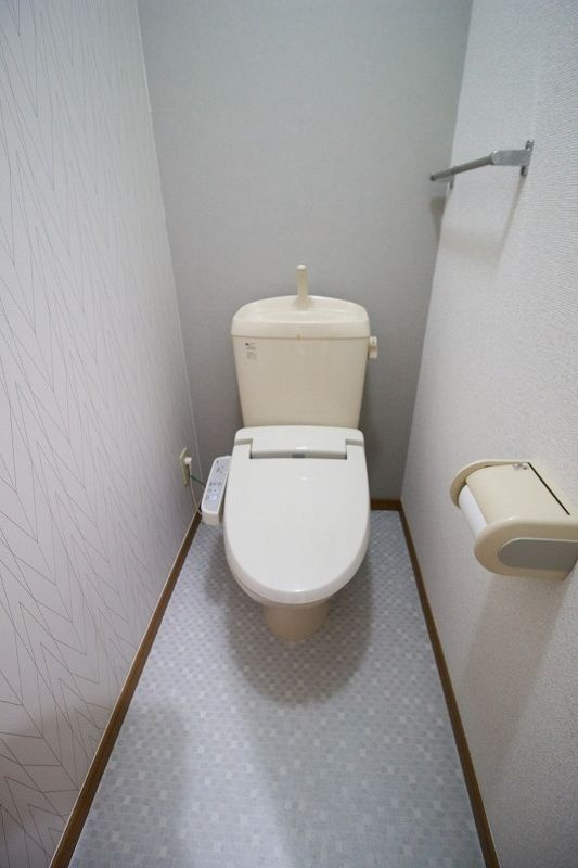サンフラワーB棟のトイレ|快適な温水洗浄便座トイレです