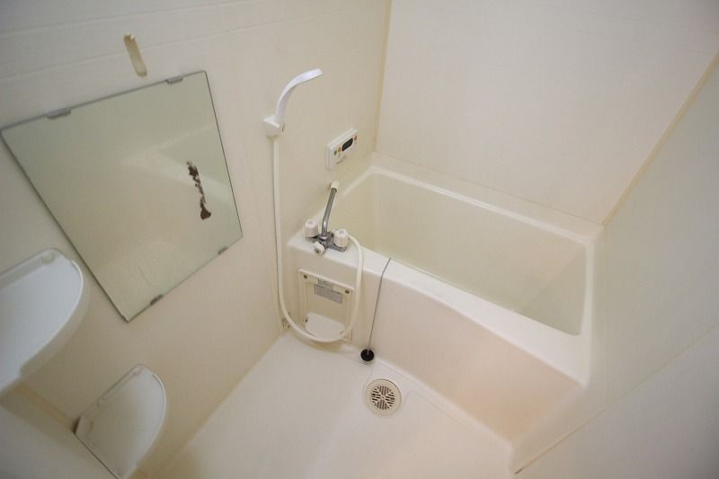 サンフラワーB棟の浴室|コンパクトで使いやすいお風呂です