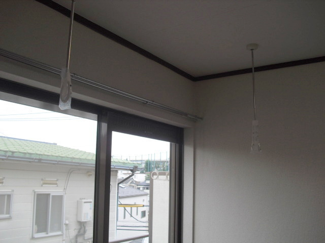 メゾン二本榎のその他|室内物干フックで雨の日も安心