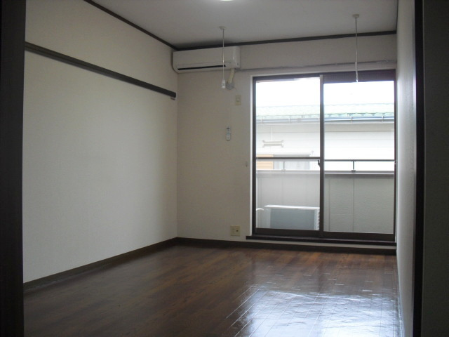 メゾン二本榎の洋室|２Ｆ南向き閑静な住環境　日当良好