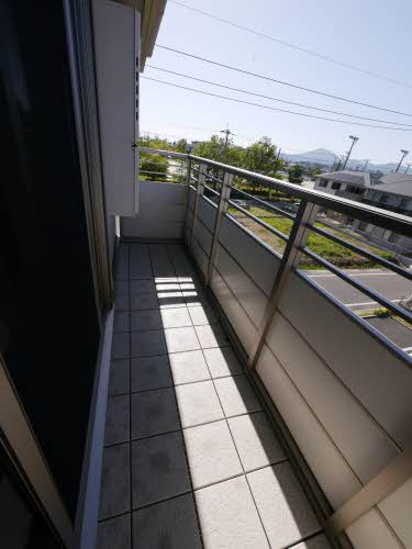 熊本市南区田井島３丁目のアパートのバルコニー