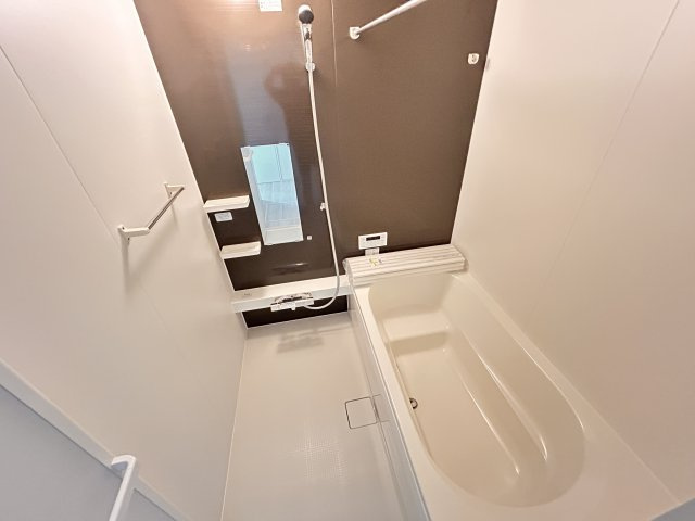 【LIGARE】宇都宮市一ノ沢町 全1棟の浴室|〇浴室〇
1日の疲れを癒せる落ち着いたバスルーム。
雨の日でもお洗濯に困らない浴室乾燥機付きです☆
※2026年6月撮影