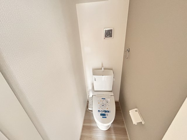【LIGARE】宇都宮市一ノ沢町 全1棟のトイレ|〇トイレ〇
清潔感も使いやすさもばっちり！温水洗浄機能で、トイレ時間がちょっと心地よくなります。
※2026年6月撮影