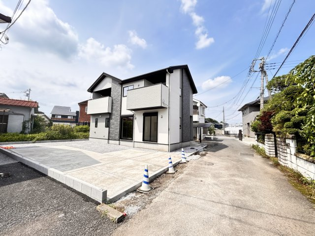 【LIGARE】宇都宮市一ノ沢町 全1棟の前面道路含む現地写真|〇限定１邸〇
前面道路約4ｍ。セットバック部分（任意後退部分6.63㎡）
交通量が少ないので、路上駐車に悩まされることも少なく、穏やかに暮らせます☆　
※2026年6月撮影