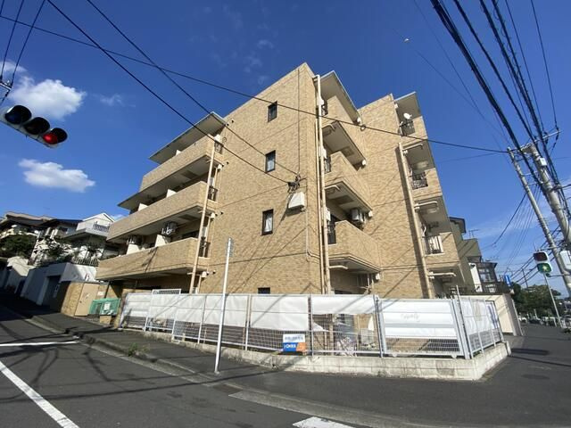 横浜市青葉区しらとり台の賃貸マンションの外観