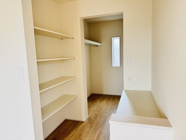 八王子市　石川町　新築一戸建ての収納|～便利な可動棚とカウンター付き～