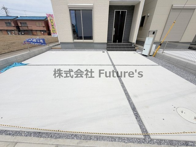 三郷市戸ケ崎3丁目　新築戸建　全10棟　1号棟の駐車場|カースペース並列2台駐車可能