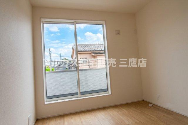 【内覧動画公開中！】中央線 国分寺駅23分 新築戸建 小金井市貫井南町5丁目の洋室|AIにより色味調整をしています