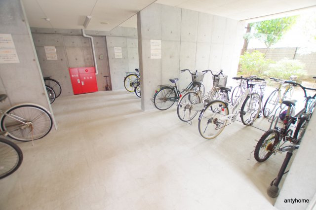 プロスペクト中之島　仲介手数料無料の駐車場