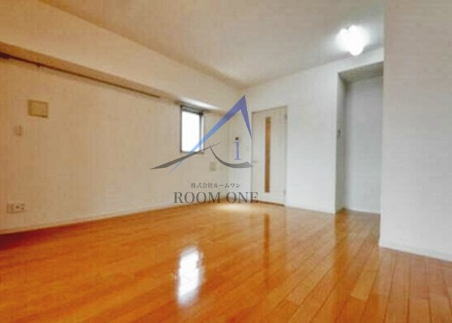 ＲＥＳＩＤＥＮＣＥ　ＳＡＴＳＵＭＡの居間・リビング|洋室のお部屋です。