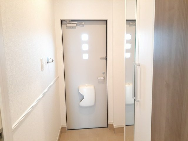 マーサ　オーラスの玄関