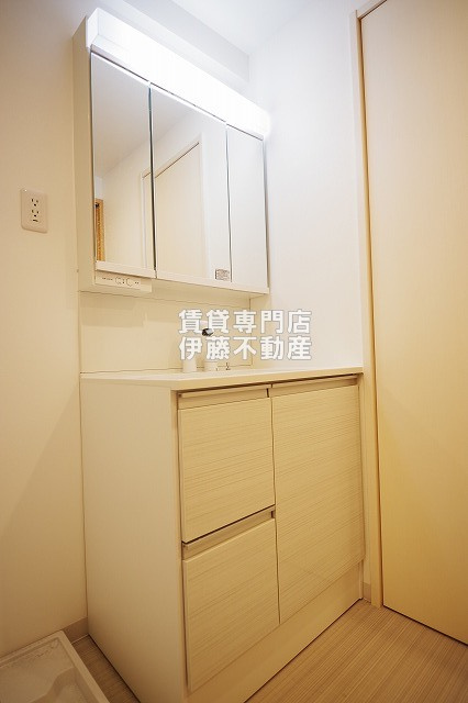 Alba Grande 名護屋の独立洗面台