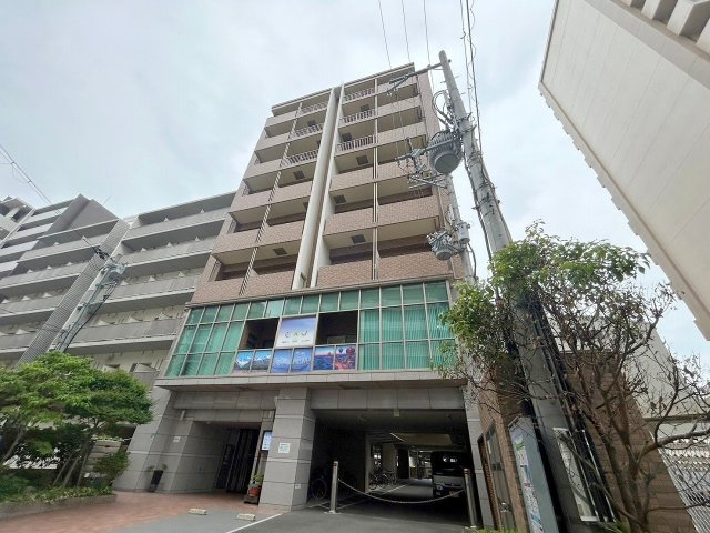 EbyU新大阪の外観