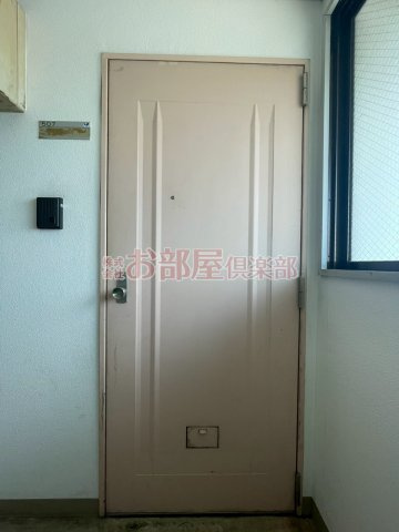 メゾンブランセの玄関|収納もある玄関です