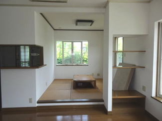 【居間・リビング】 | 川西市大和東５丁目15の12　中古一戸建て