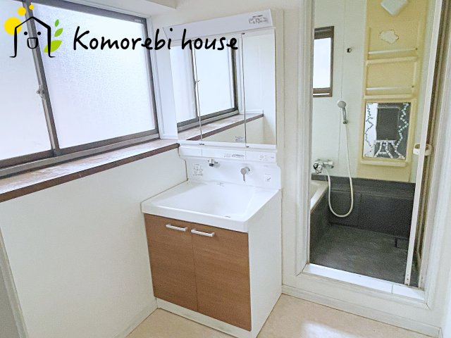 鴻巣市吹上富士見　1期　中古戸建の独立洗面台|26.7.13　撮影済み