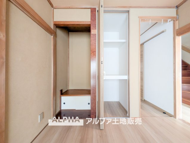 立川市柴崎町5丁目　中古戸建の収納|【Go filled with memories】
◆ありったけの◆住空間をよりよくするためには大切な収納スペース。時が経ち思い出がここに詰まっていく。