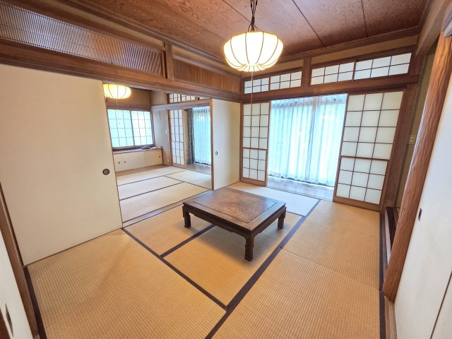 桐生市相生町五丁目　中古住宅の和室|1階6帖の和室です。