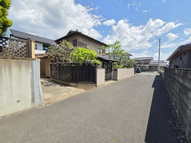 桐生市相生町五丁目　中古住宅の前面道路含む現地写真|通路部分です。