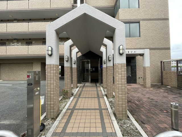 【エントランス】 | 第3いわきビル | 同物件別部屋写真です。