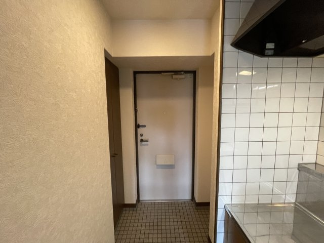 【玄関】 | 第3いわきビル | 同物件別部屋写真です。