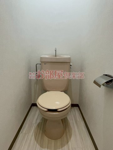 メゾンブランセのトイレ|落ち着いた色調のトイレです