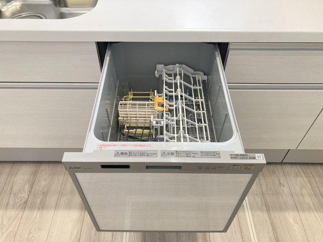 テラシエ高崎市棟高町町1期　2号棟　新築住宅の設備|【イメージ画像】食器洗い乾燥機付きで日々の家事も時短になりますよ！