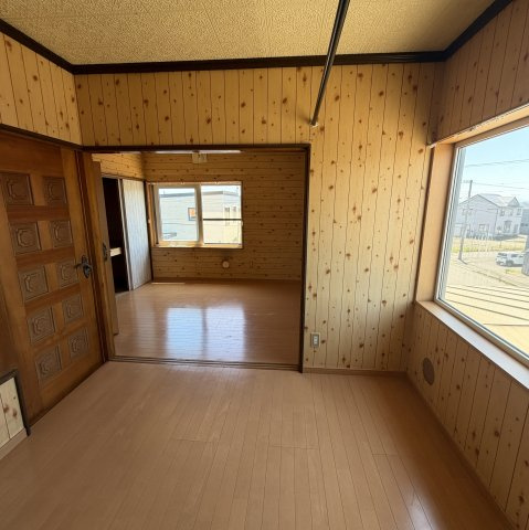 室蘭市東町3丁目11-1戸建の居間・リビング