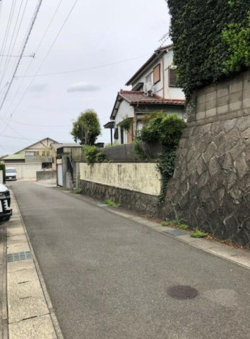 知多郡阿久比町大字白沢字西石根　売り土地の前面道路含む現地写真