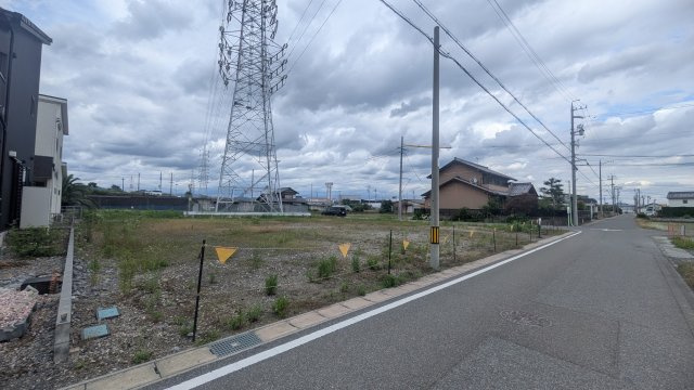 土地　温井の前面道路含む現地写真