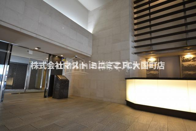 エスライズ難波EASTのロビー