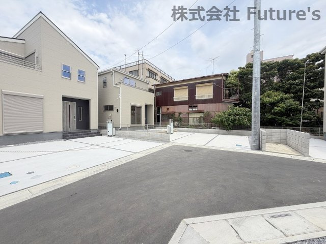 三郷市戸ケ崎3丁目　新築戸建　全10棟　3号棟の前面道路含む現地写真|前面道路含む現地写真です。