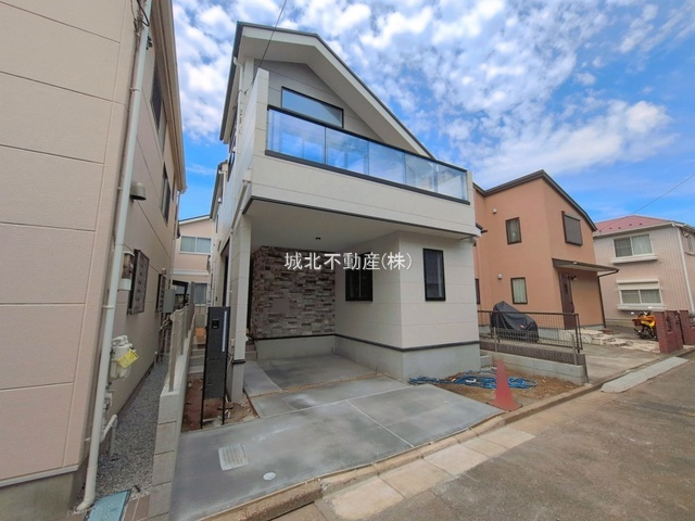 練馬区上石神井南町 限定1棟の外観|西武新宿線「上石神井」駅まで徒歩約8分
土地面積34坪超のゆとりある空間設計の家