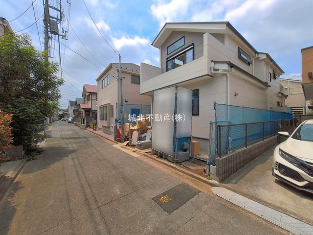 練馬区上石神井南町 限定1棟の前面道路含む現地写真|前面道路南東側約4.0公道に面する限定1棟