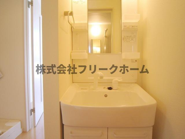 小金井市梶野町２丁目のアパートの洗面所