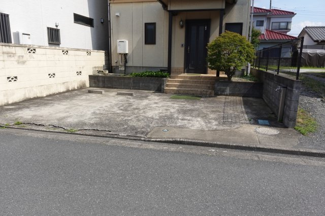 川越市的場１丁目　4SLDK＋駐車２台付貸家の駐車場