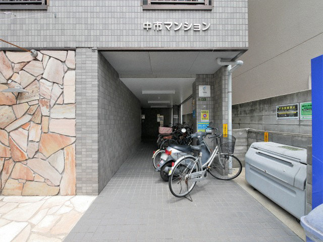 中市マンションのエントランス