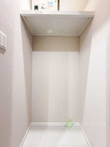 藤和護国寺コープの収納|玄関脇　収納