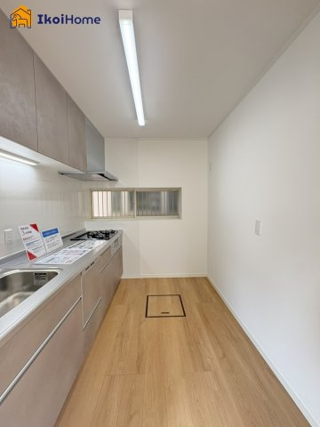 明石市魚住町清水　中古戸建のキッチン|【ホームページに現地動画掲載中】●年中無休：当日予約可●家事の時短に欠かせない食器洗浄乾燥機も完備！
