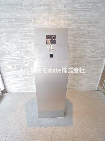 オーパスホームズ武蔵小金井のエントランス