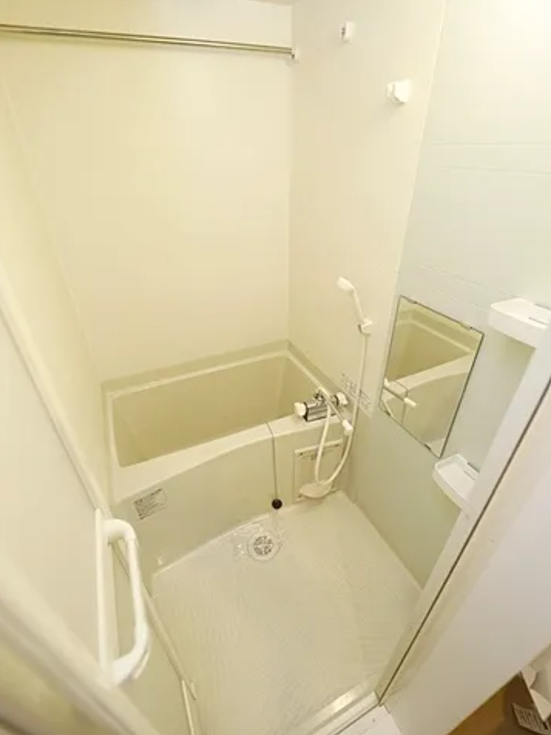 F maison 上新庄　＜大阪府吹田市1棟売りマンション＞の浴室