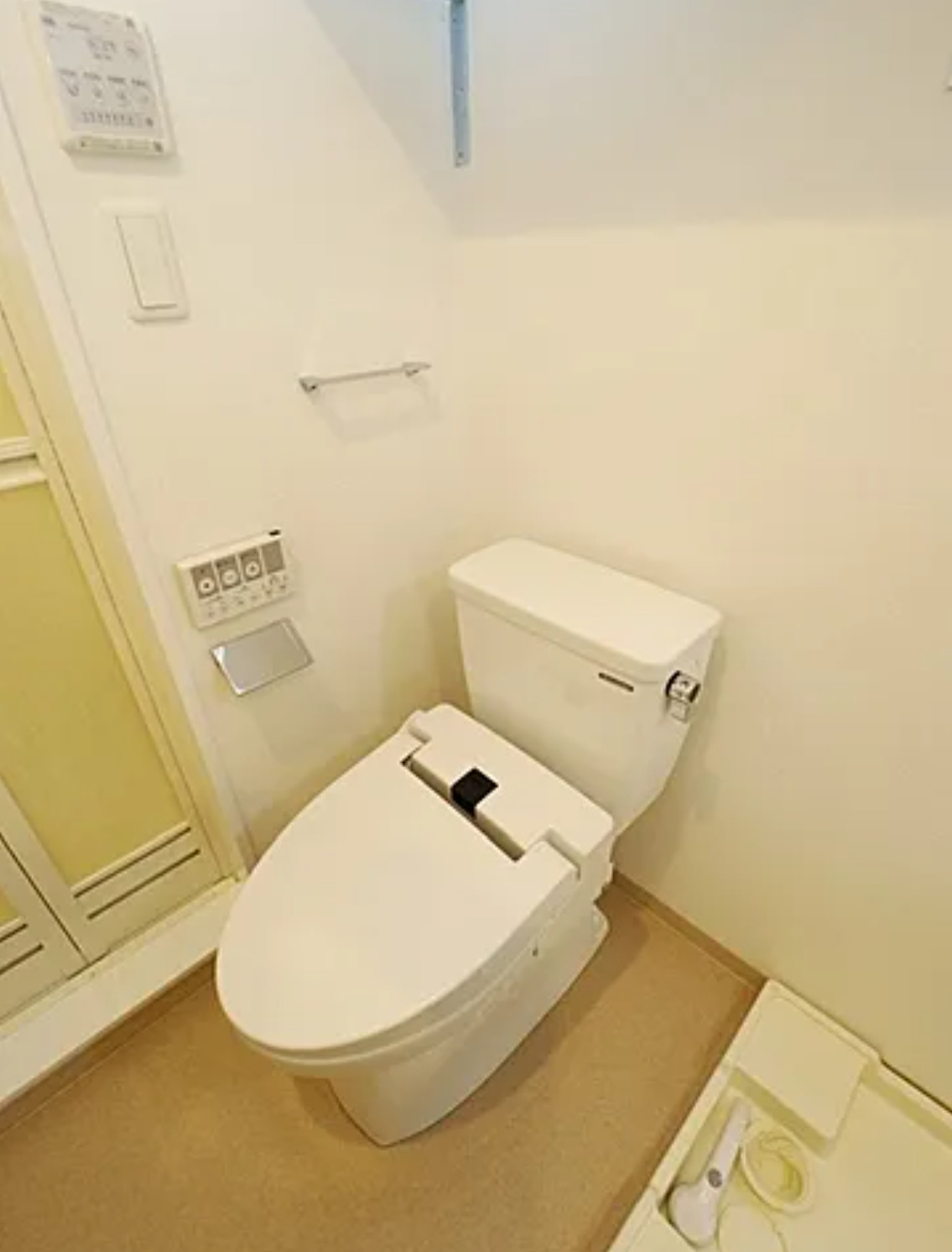 F maison 上新庄　＜大阪府吹田市1棟売りマンション＞のトイレ