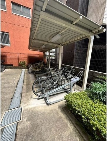 プレサンスロジェ高岳駅前
