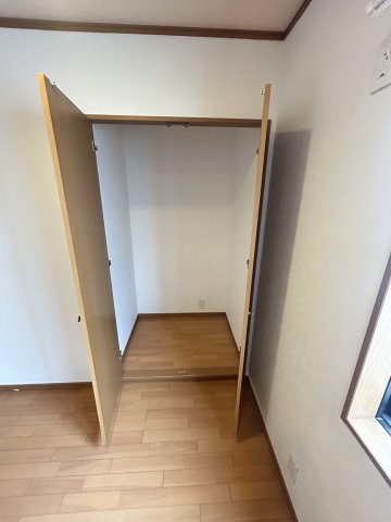 松山１丁目貸家の収納